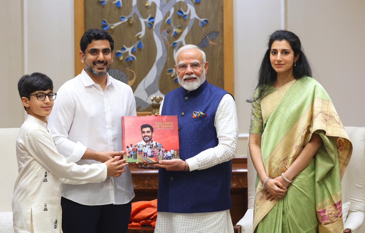 ప్రధాని మోదీతో లోకేష్ 